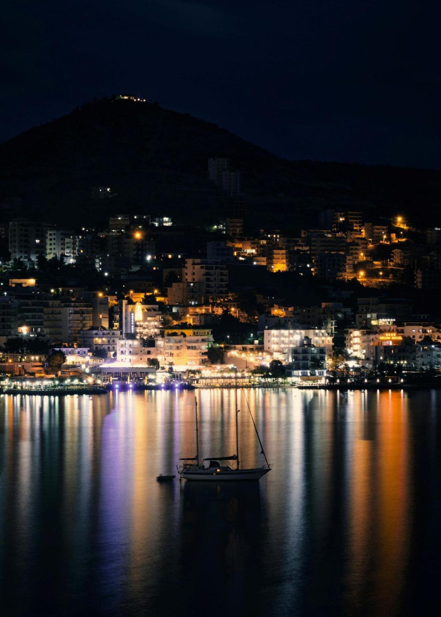 Fasho Home Sarande Bagian luar foto